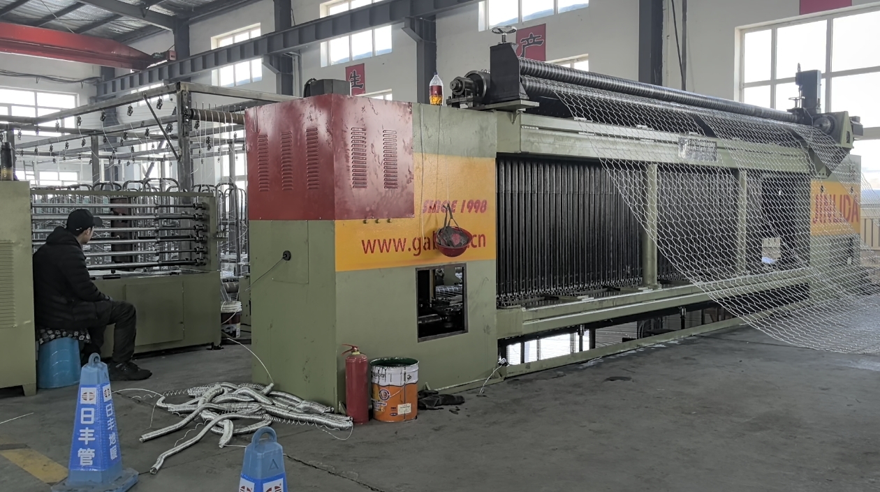 Ultimi blog aziendali su Perché i clienti stranieri continuano a scegliere le fabbriche cinesi per le attrezzature Gabion