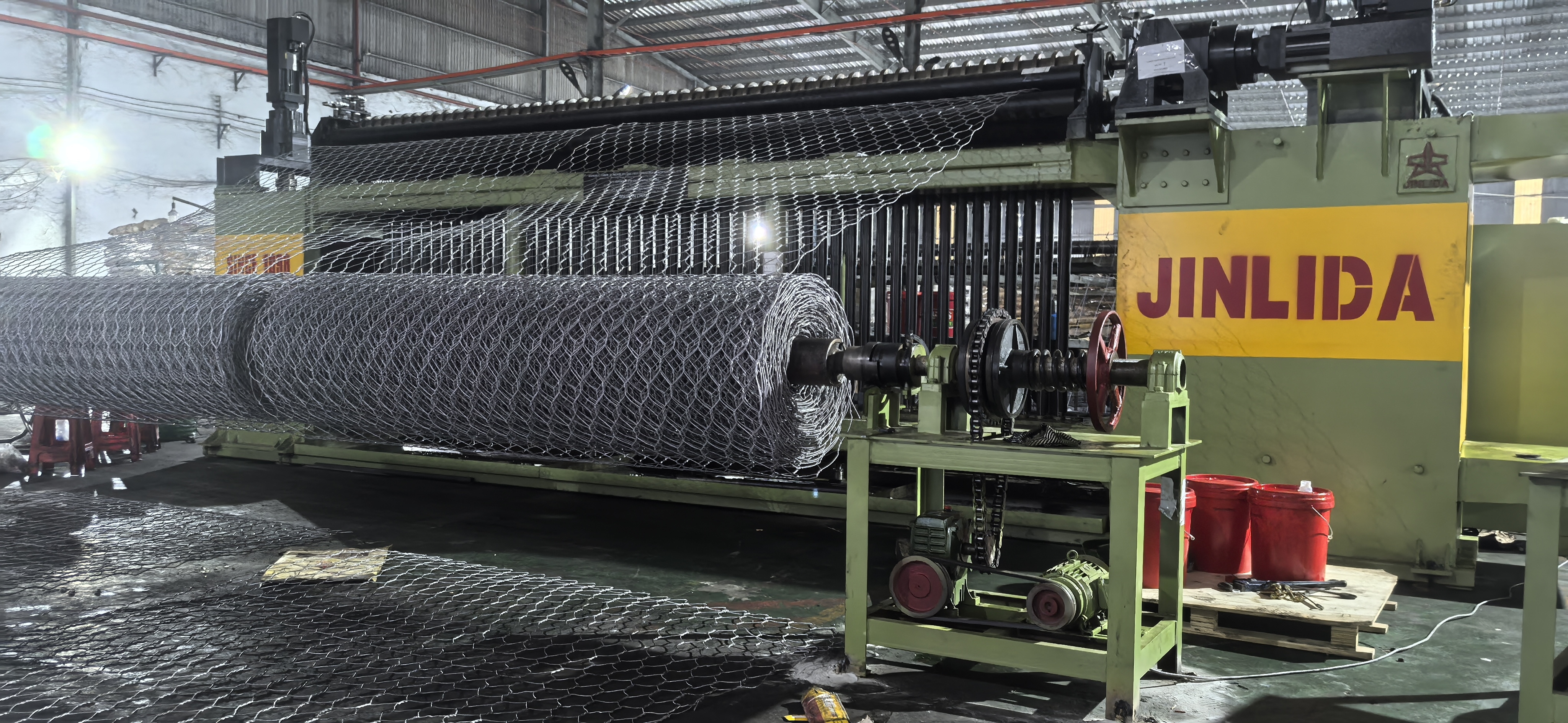 Ultimi blog aziendali su How to Reduce Wire Breakage on a Gabion Mesh Machine: A Practical Maintenance Guide