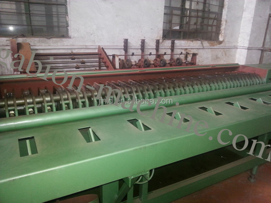 comprare 380V Linea di produzione efficiente di gabion per larghezza di maglia 1-2m Consumo fabbricazione online