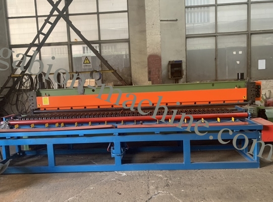 comprare Altezza 0,5 m-2 m Macchina a maglia di gabione con rivestimento di zinco 220-280 g/m2 fabbricazione online