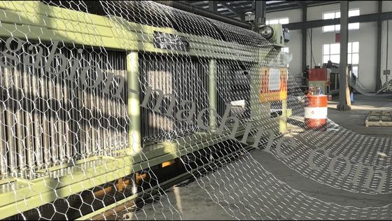 comprare Macchina a maglia esagonale a doppia torsione con 220/380V di tensione 5300mm di larghezza di tessitura e 7200x1530x2560mm di dimensione fabbricazione online